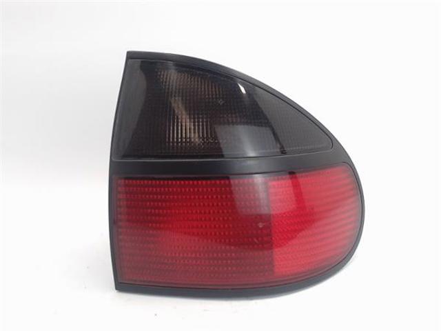 RENAULT 7701038274 Piloto trasero derecho comprar Barcelona