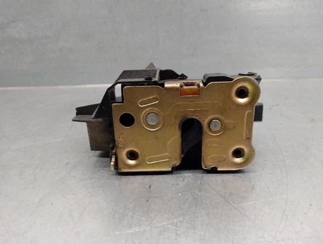 RENAULT 7701038438 Cerradura de la puerta trasera derecha  disponible Lugo