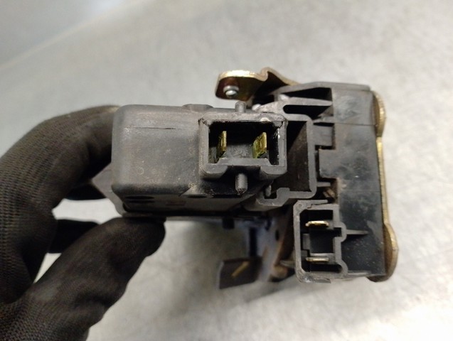 7701038438 RENAULT Cerradura de la puerta trasera derecha comprar Alcalá