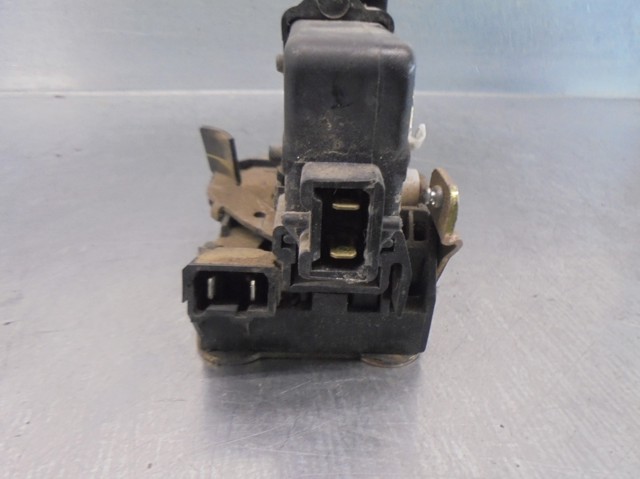 7701038438 RENAULT Cerradura de la puerta trasera derecha comprar Madrid
