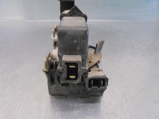 7701038438 RENAULT Cerradura de la puerta trasera derecha comprar Alcalá