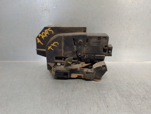 7701038438 RENAULT Cerradura de la puerta trasera derecha  disponible Alicante