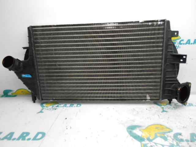 Radiador de aire de admisión 7701040663 Renault (RVI)