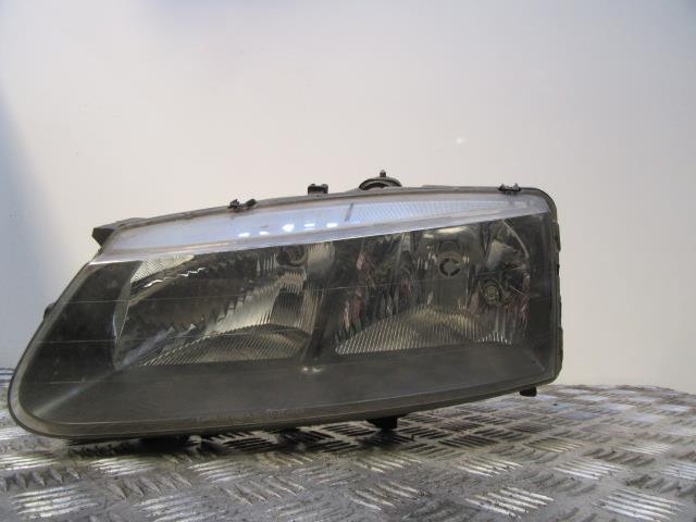 Faros delantero izquierdo 7701042500 Renault (RVI)