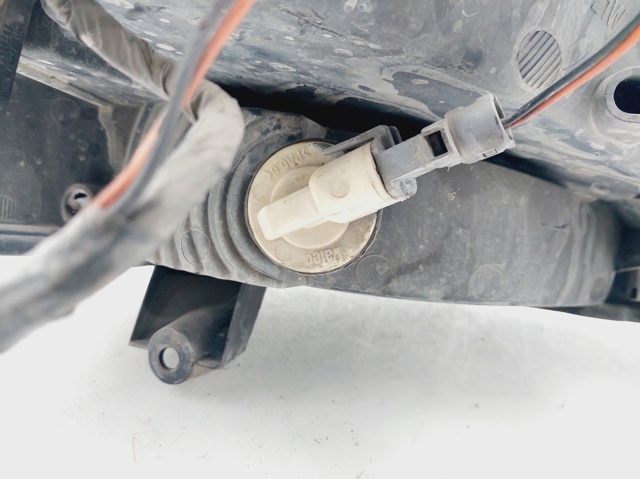7701044037 RENAULT Faro izquierdo  en stock Gandía