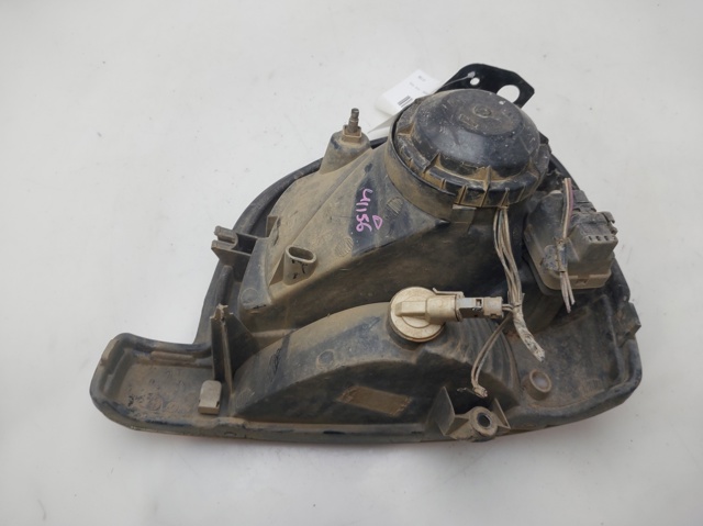 7701044038 RENAULT Faro derecho  comprar en Jaén
