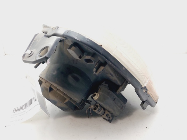 7701044038 Faro derecho  disponible Utrera