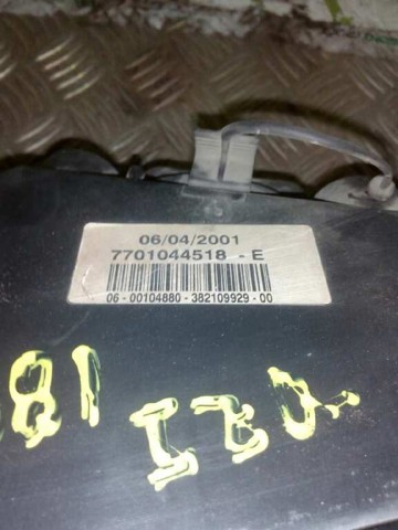 7701044518 RENAULT Faro izquierdo  disponible Ourense