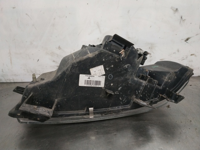 Luz derecha 7701044520 NISSAN