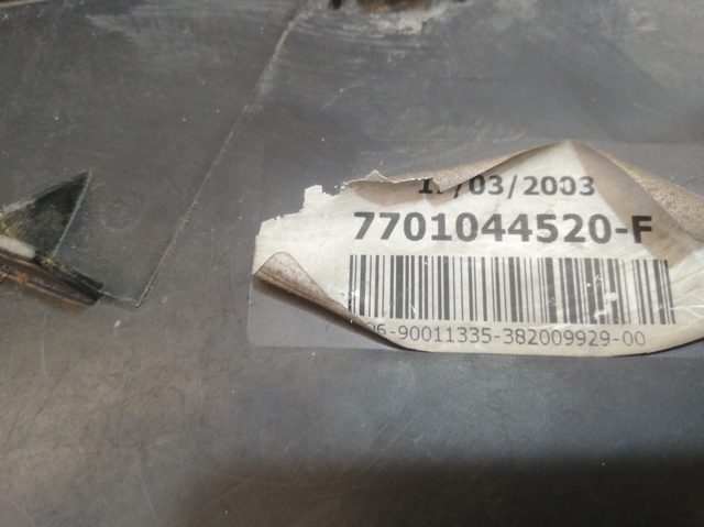 7701044520 Faro derecho  comprar en Reus