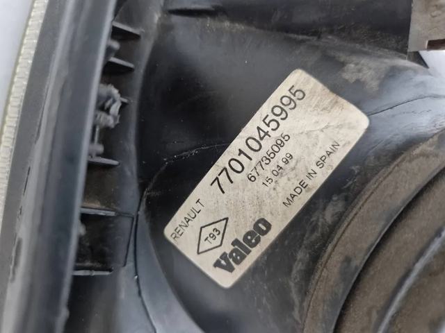 7701045168 RENAULT Faro izquierdo  en stock Córdoba