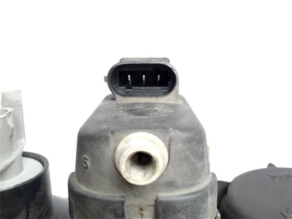 7701047180 Faro derecho  en stock Sabadell