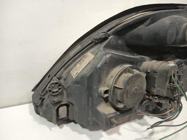 7701047600 Faro derecho  en stock Granada