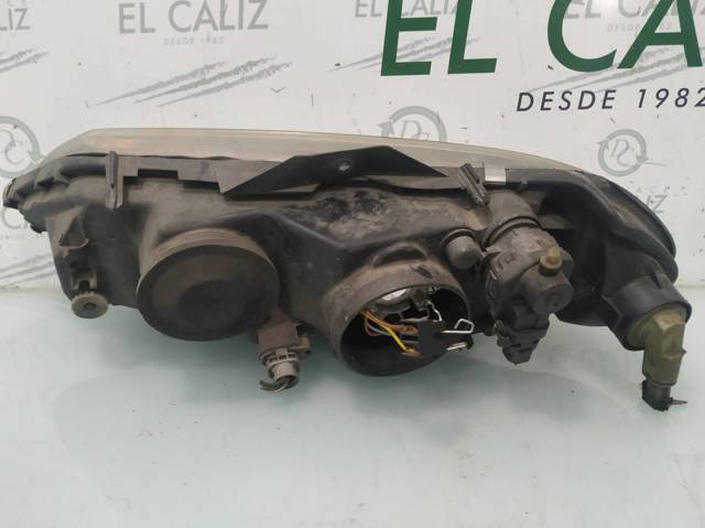 7701047881 Faro derecho  disponible Utrera