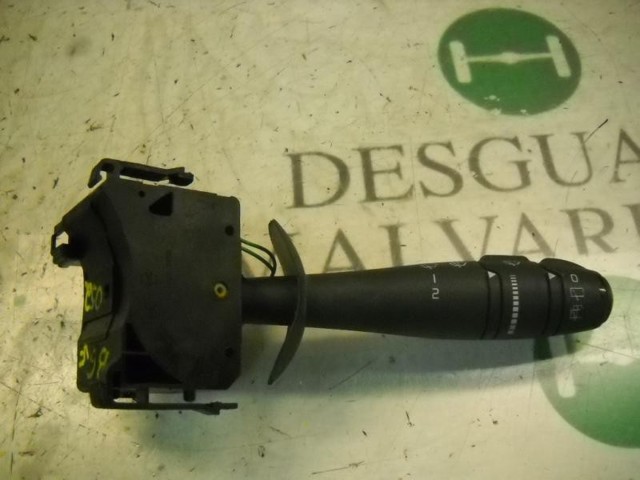 7701048915 RENAULT Conmutador derecho de la columna de dirección comprar Madrid