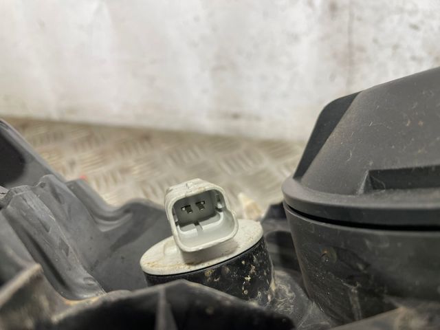RENAULT 7701048927 Faro izquierdo  comprar en Albacete