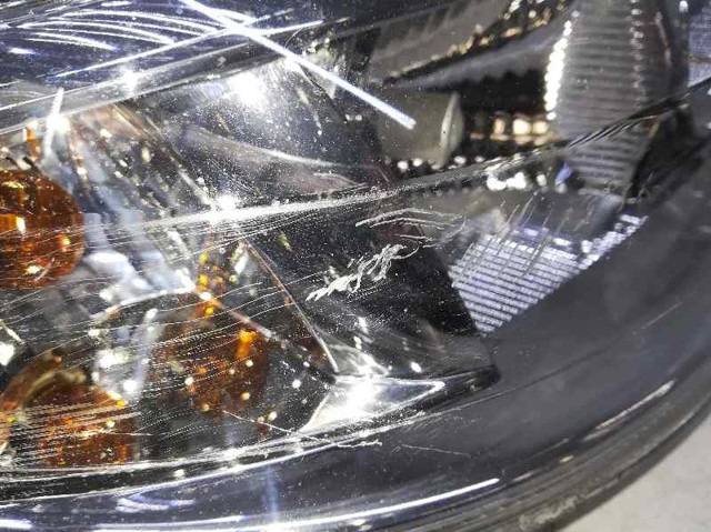 7701048931 RENAULT Faro derecho  en stock Gandía