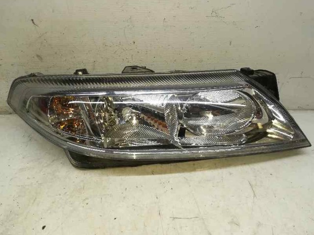 7701048931 RENAULT Faro derecho  en stock Córdoba