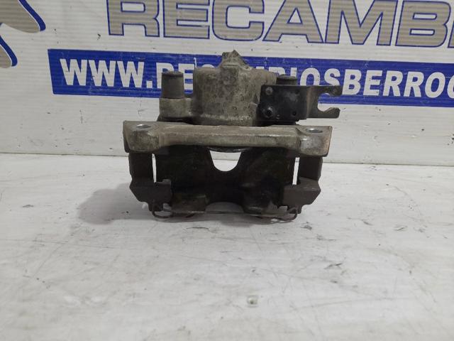 Pinza de freno delantera derecha 7701049092 Renault (RVI)