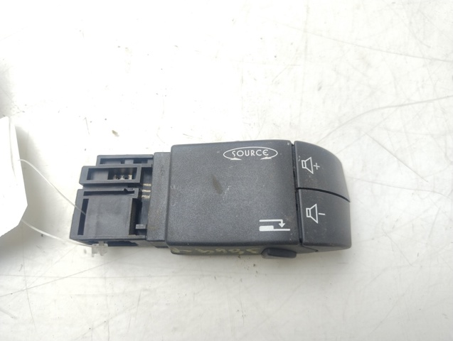 7701049643 RENAULT Interruptor de la columna de dirección para control de audio  comprar en Lleida