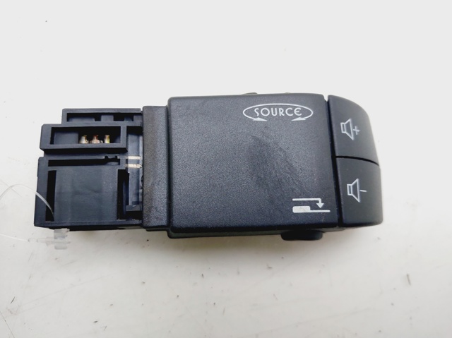 RENAULT 7701049643 Interruptor de la columna de dirección para control de audio  disponible España