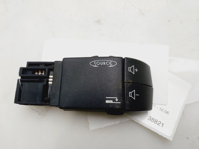 7701049643 Interruptor de la columna de dirección para control de audio  en stock Sabadell