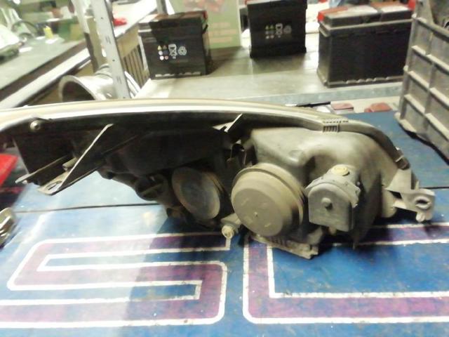 7701053979 RENAULT Faro izquierdo comprar Bilbao