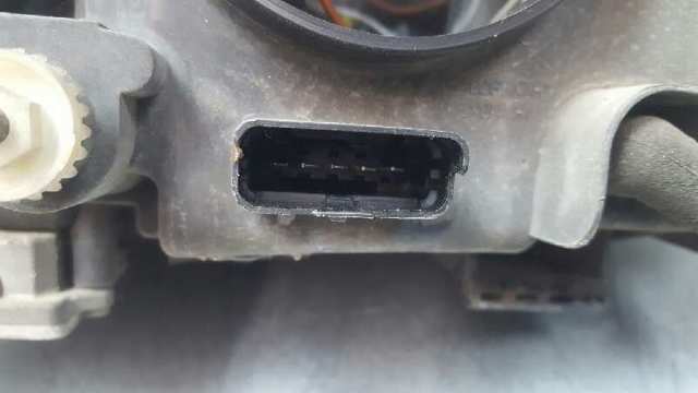 RENAULT 7701053980 Faro derecho  comprar en Ponferrada