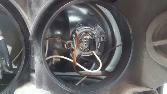 7701053980 RENAULT Faro derecho comprar Alcalá
