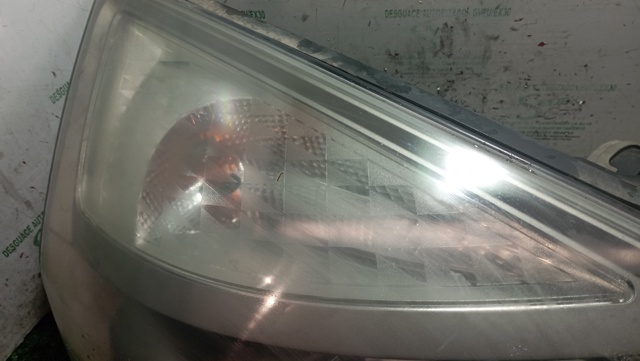 7701053980 Faro derecho  en stock Granada