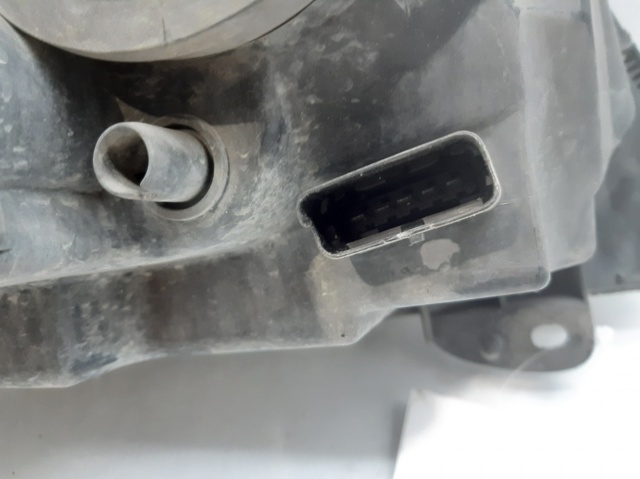 7701054058 RENAULT Faro izquierdo  comprar en Jaén