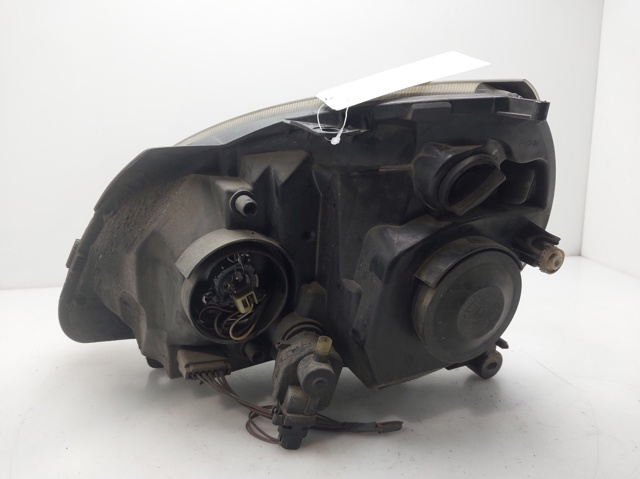 7701054063 Faro derecho  en stock Sabadell