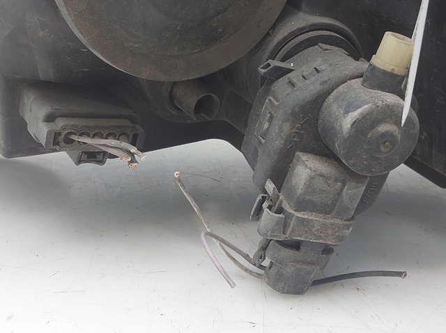 7701054063 RENAULT Faro derecho comprar Alcalá