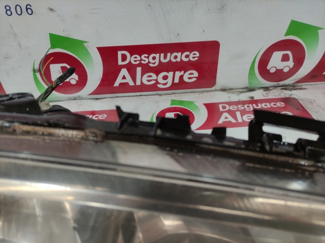 7701054655 Faro derecho  en stock Granada