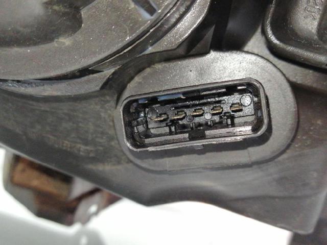 RENAULT 7701054656 Faro izquierdo  en stock Terrassa