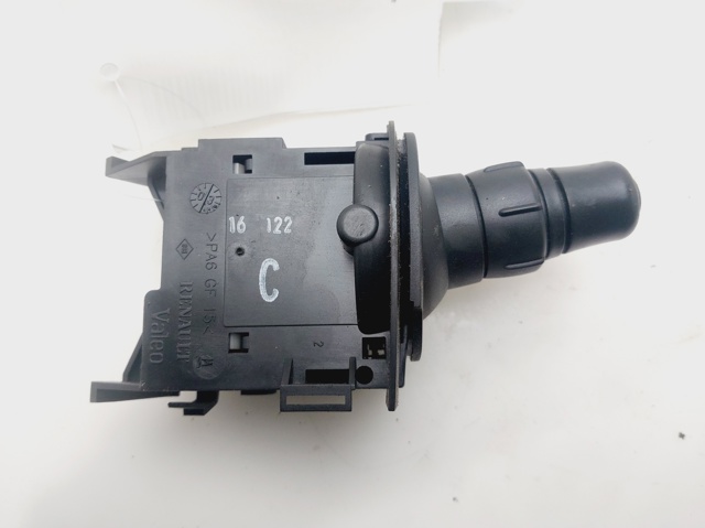 7701060397 RENAULT Conmutador izquierdo de la columna de dirección  en stock Gandía