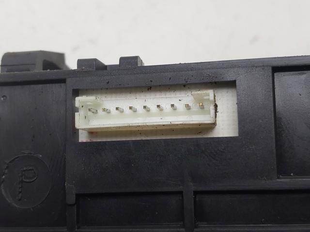 7701060397 RENAULT Conmutador izquierdo de la columna de dirección  en stock Gandía