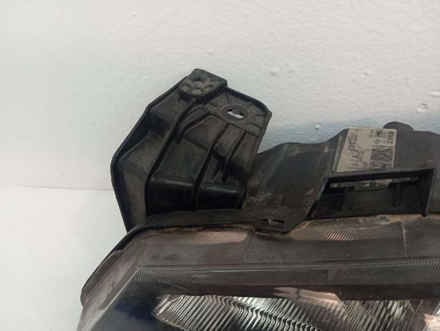 7701061669 RENAULT Faro izquierdo  en stock Huelva