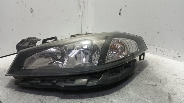 RENAULT 7701061669 Faro izquierdo comprar Tarragona