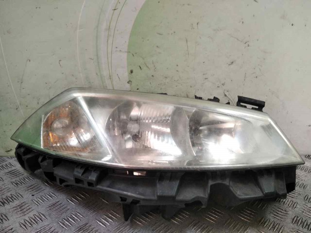 7701064017 RENAULT Faro derecho  en stock Córdoba