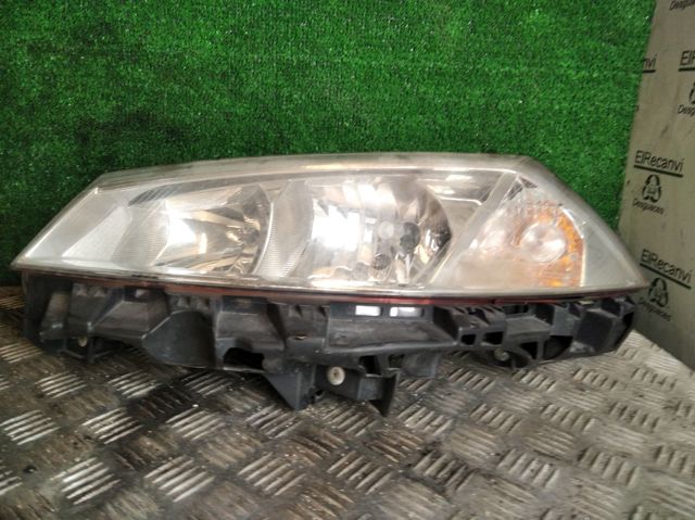 7701064018 Faro izquierdo  en stock Granada