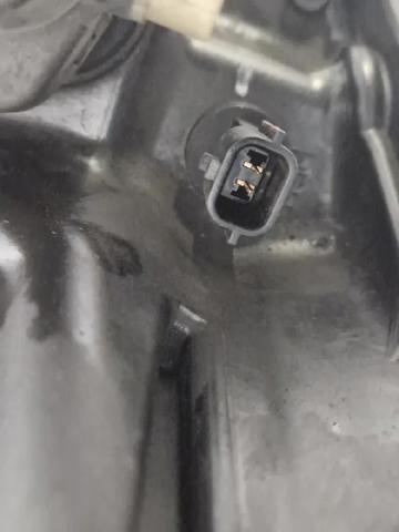 7701064130 Faro derecho  comprar en Pontevedra