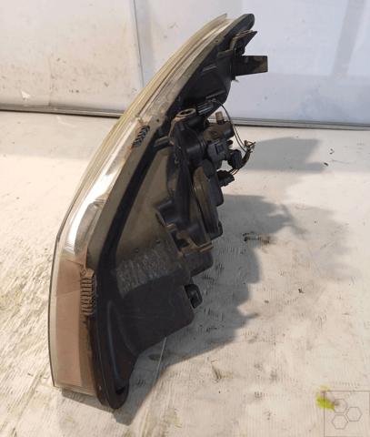7701064130 RENAULT Faro derecho  comprar en Lleida