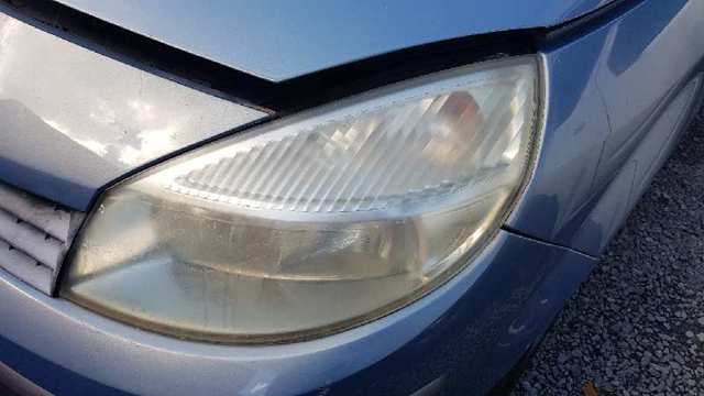 RENAULT 7701064132 Faro izquierdo  comprar en Ponferrada