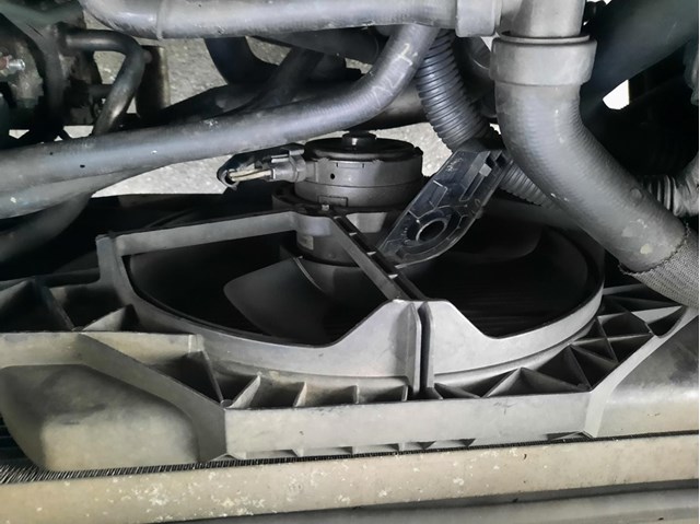 Ventilador (rodete +motor) refrigeración del motor con electromotor completo 7701067594 Renault (RVI)