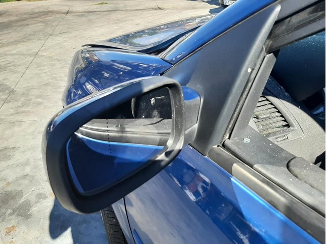 Espejo retrovisor izquierdo 7701068376 Renault (RVI)