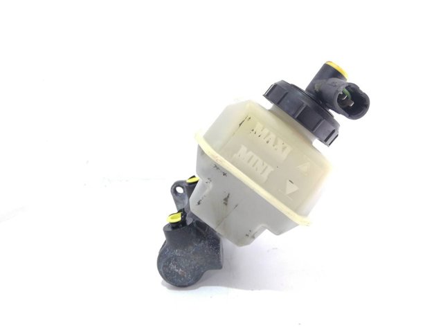Cilindro principal de frenos 7701203719 RENAULT