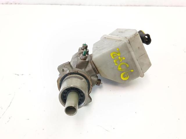 7701205407 RENAULT Cilindro maestro de frenos  en stock Gandía