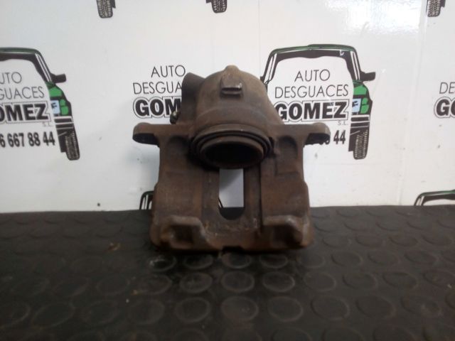 7701205832 RENAULT Pinza de freno delantera izquierda  en stock Huelva