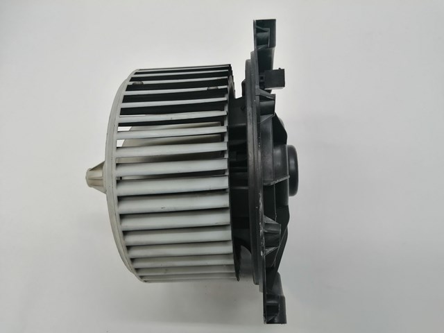 Motor eléctrico, ventilador habitáculo 7701207452 Renault (RVI)